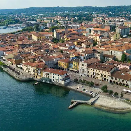 Apartamento Firefly Bay Flat - Cozy A Few Steps From Maggiore Arona