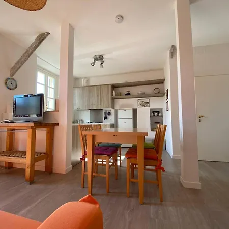 Firefly Bay Flat - Cozy A Few Steps From Maggiore Apartment *