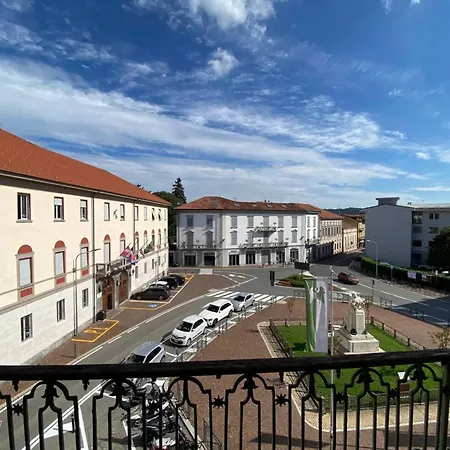 Firefly Bay Flat - Cozy A Few Steps From Maggiore Apartment