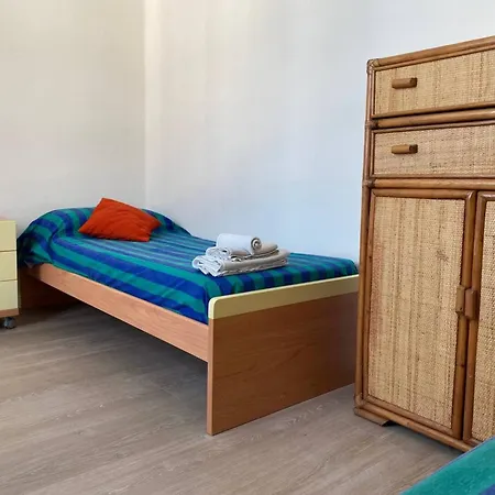 Firefly Bay Flat - Cozy A Few Steps From Maggiore Apartment
