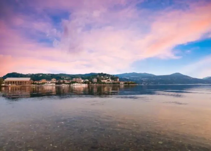 Apartment Firefly Bay Flat - Cozy A Few Steps From Maggiore Arona