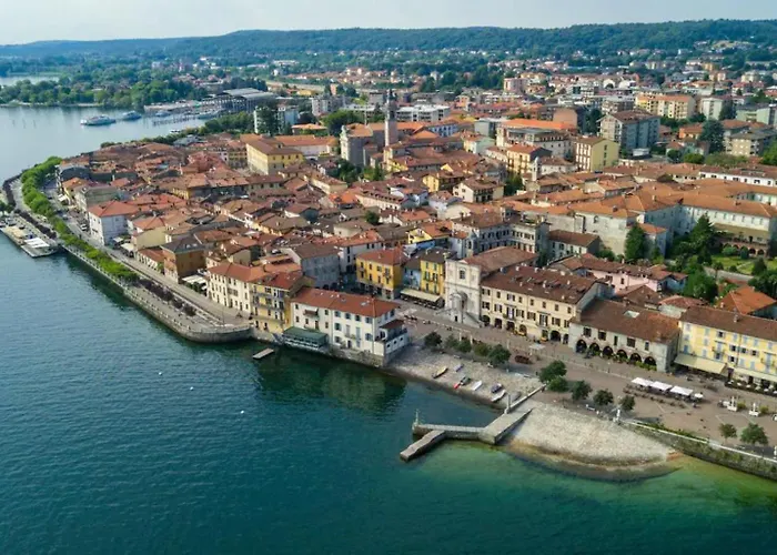 Apartamento Firefly Bay Flat - Cozy A Few Steps From Maggiore Arona