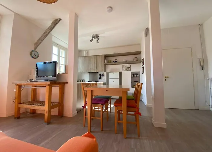 Firefly Bay Flat - Cozy A Few Steps From Maggiore Apartamento *